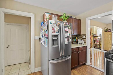 1040 N Jackson St, Waukegan, IL 60085 - photo 6