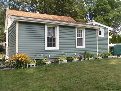 1045 Beverly St, Schenectady, NY 12306 - photo 4