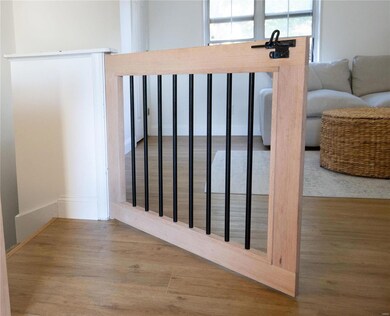 Custom Gate