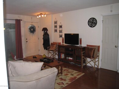 4189 Amboy Rd unit 1A, Staten Island, NY 10308 - photo 2