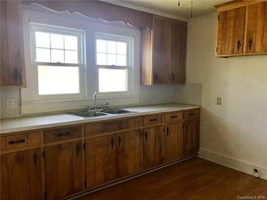 789 N Chipley Ford Rd, Statesville, NC 28625 - photo 2