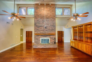 10EchoWoodsWay-14