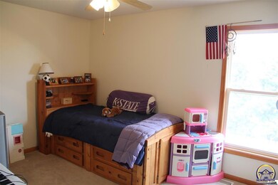 3643 SW Glendale Dr, Topeka, KS 66614 - photo 7