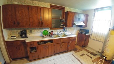 2022 Forkner St, Anderson, IN 46016 - photo 3