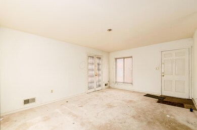 Y-271 Lear St. Columbus, OH04
