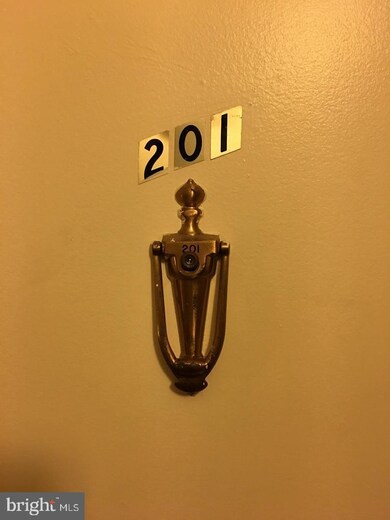 864 Quince Orchard Blvd unit 201, Gaithersburg, MD 20878 - photo 2