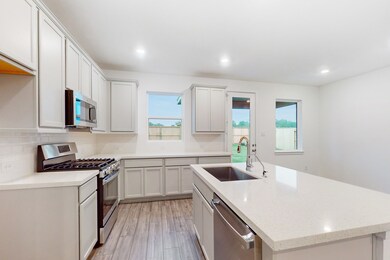 1222 Sugar Dr, Tomball, TX 77375 - photo 5