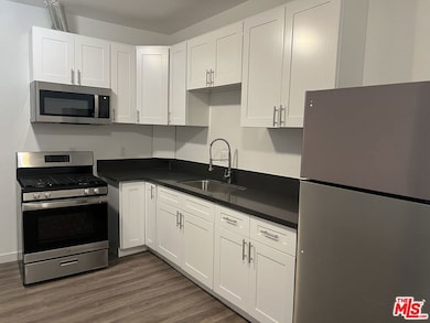 233 N Park View St unit 9, Los Angeles, CA 90026 - photo 6