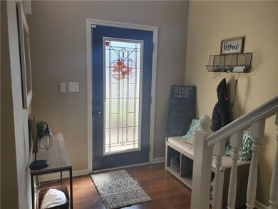 2426 Meadow Bend Dr, Columbus, IN 47201 - photo 2