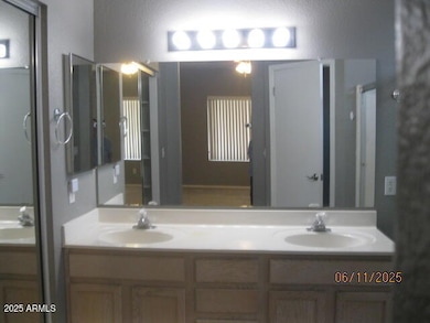 2 sinks Mbath