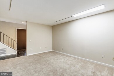 9014 Blue Pool, Columbia, MD 21045 - photo 4