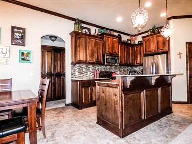 KITCHEN W/ S/S APPLIANCES