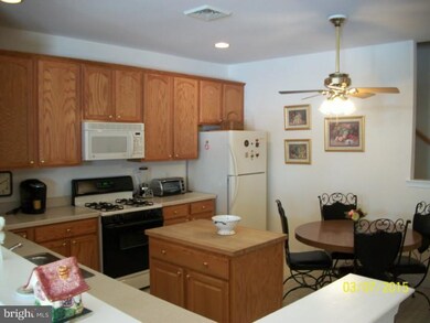 1016 Bordeaux Ln, Pennsburg, PA 18073 - photo 4