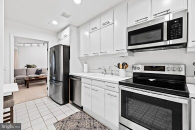 3801 Canterbury Rd unit 403, Baltimore, MD 21218 - photo 7