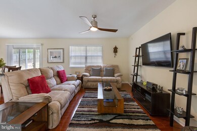 9816 Locust St, Glenn Dale, MD 20769 - photo 6