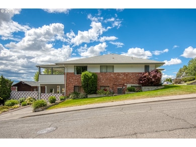 914 NW 12th St, Pendleton, OR 97801 - photo 2