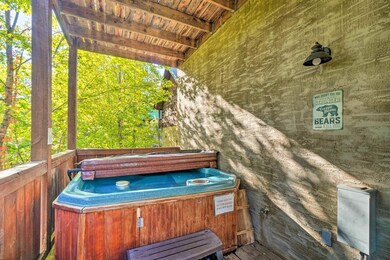 505 Chickasaw Gap Hot Tub