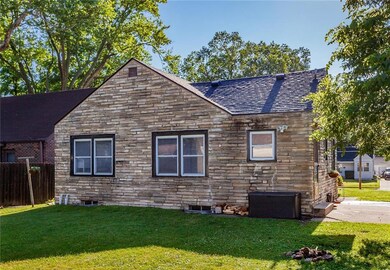 1724 47th St, Des Moines, IA 50310 - photo 4