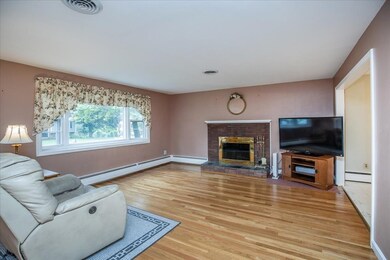 25 Tyler St, Salem, NH 03079 - photo 4