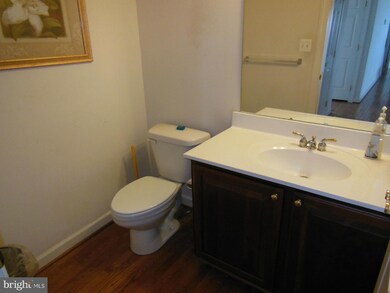 11301 Glen Dale Forest Rd, Glenn Dale, MD 20769 - photo 4