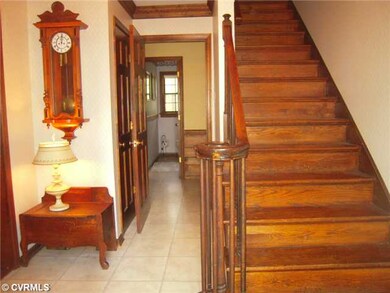 Foyer - Foyer with coat closet
