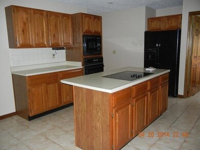 353 Harwich Rd, Circleville, OH 43113 - photo 4