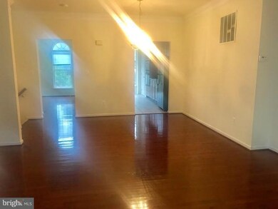 25810 Kirkwood Square, Chantilly, VA 20152 - photo 6