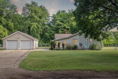 806 10th St, Plainwell, MI 49080 - photo 2