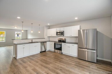 204 Kingsberry, Blissfield, MI 49228 - photo 5