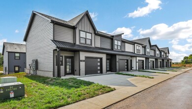 1301 Jonathan Wade Cir unit 1301, Clarksville, TN 37043 - photo 2