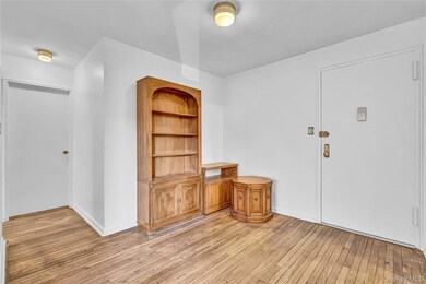 31-70 138th St unit 3H, Flushing, NY 11354 - photo 3