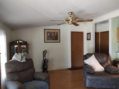 401 Virginia Ave, Walters, OK 73572 - photo 2