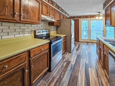 8262 Monrovia St, Lenexa, KS 66215 - photo 5