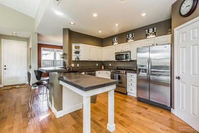 19569 Lost Lake Dr, Bend, OR 97702 - photo 7