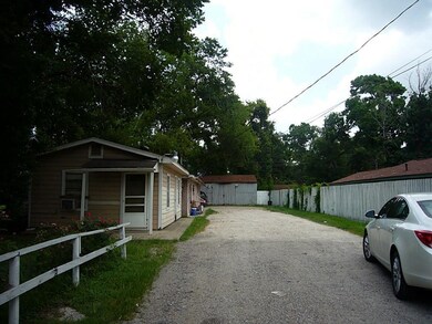 14235 Alderson St unit B, Houston, TX 77015 - photo 4