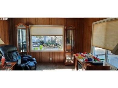 88875 Bayberry Ln unit SP 8, Florence, OR 97439 - photo 4