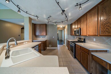 28803 Hidden Lake W, Magnolia, TX 77354 - photo 4