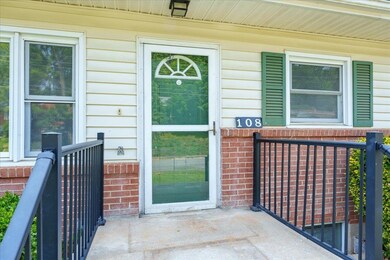 108 Robinhood Rd, Staunton, VA 24401 - photo 6