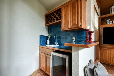 11202 Hunters Path, Helotes, TX 78023 - photo 5