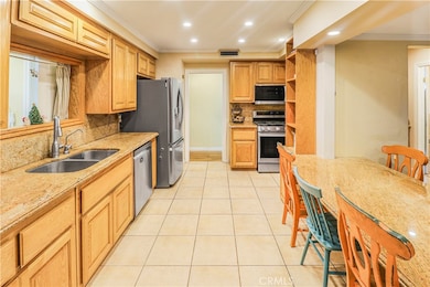 833 S Kouri Ln, Anaheim, CA 92804 - photo 3