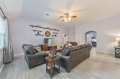 4708 Alluvial Cir, Alvin, TX 77511 - photo 4