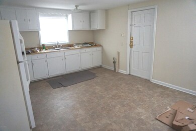 303 Country Club Rd, Jacksonville, NC 28546 - photo 4