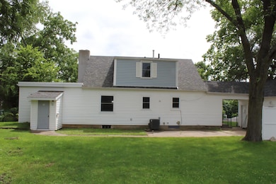 624 North St, Decorah, IA 52101 - photo 2