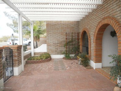 04 Front Patio