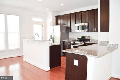 11916 Weybridge Ln, Germantown, MD 20876 - photo 3