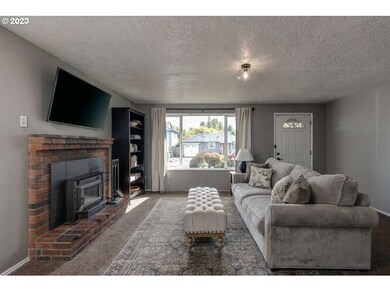 111 W 4th St, Newberg, OR 97132 - photo 6