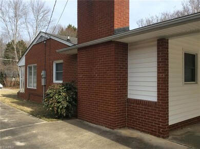 827 Fermer Rd, Asheboro, NC 27203 - photo 2