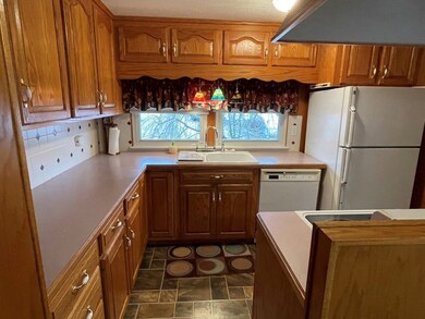 300 E Washington St unit 4R, North Attleboro, MA 02760 - photo 2