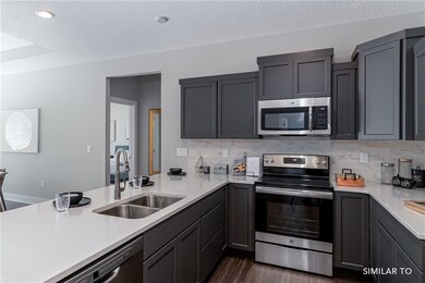 9849 Thorton Dr, Johnston, IA 50131 - photo 4