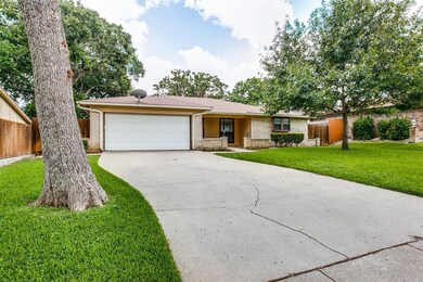 3405 Meadow Wood Ct, Bedford, TX 76021 - photo 3